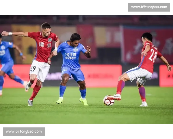 河南建业力克广州富力再迎关键胜利全场攻防展现拼搏精神